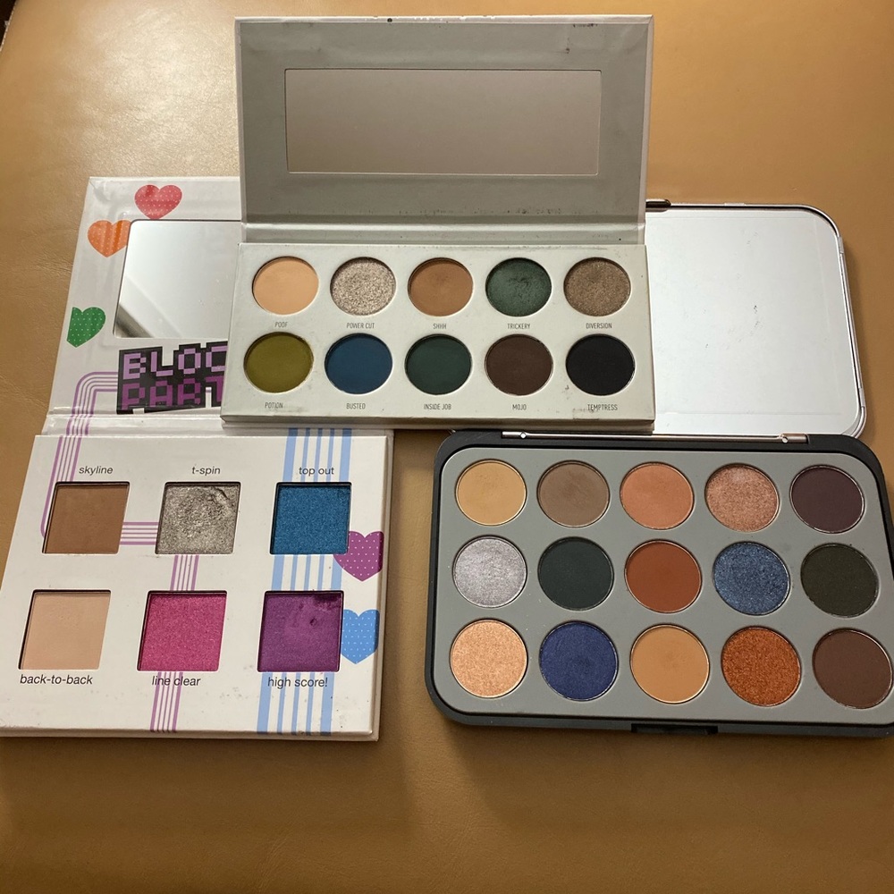 Eyeshadow palette bundle